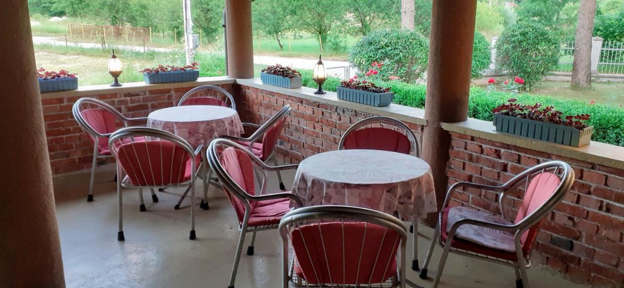 Smjestaj Na Selu,Porodica Gvozdenac Apartment Sipovo Luaran gambar